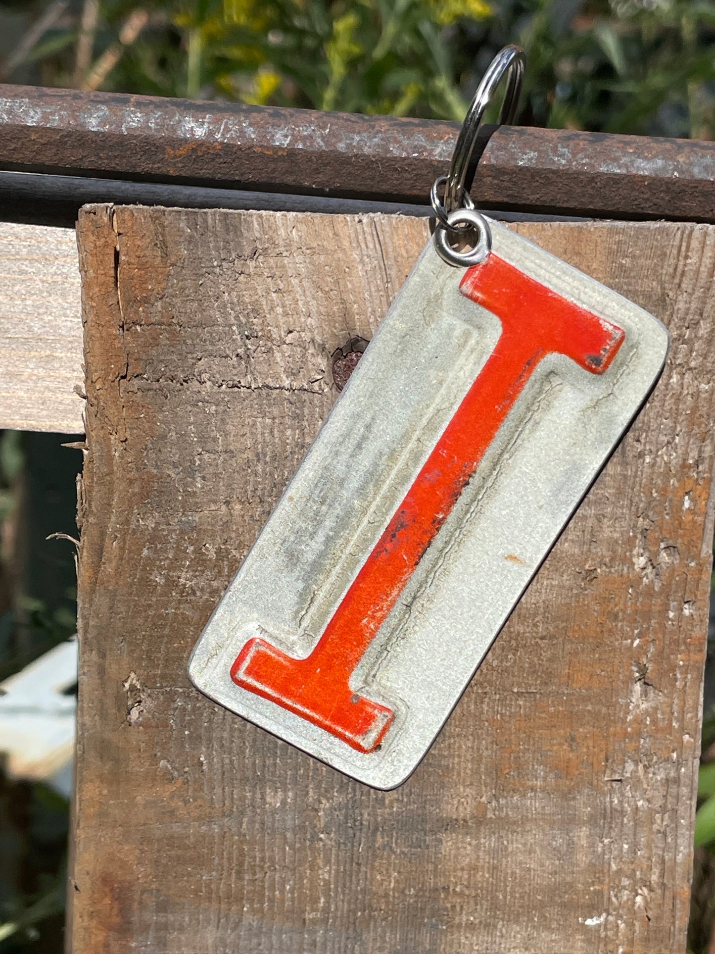 Vintage License Plate Keychain - Letter I
