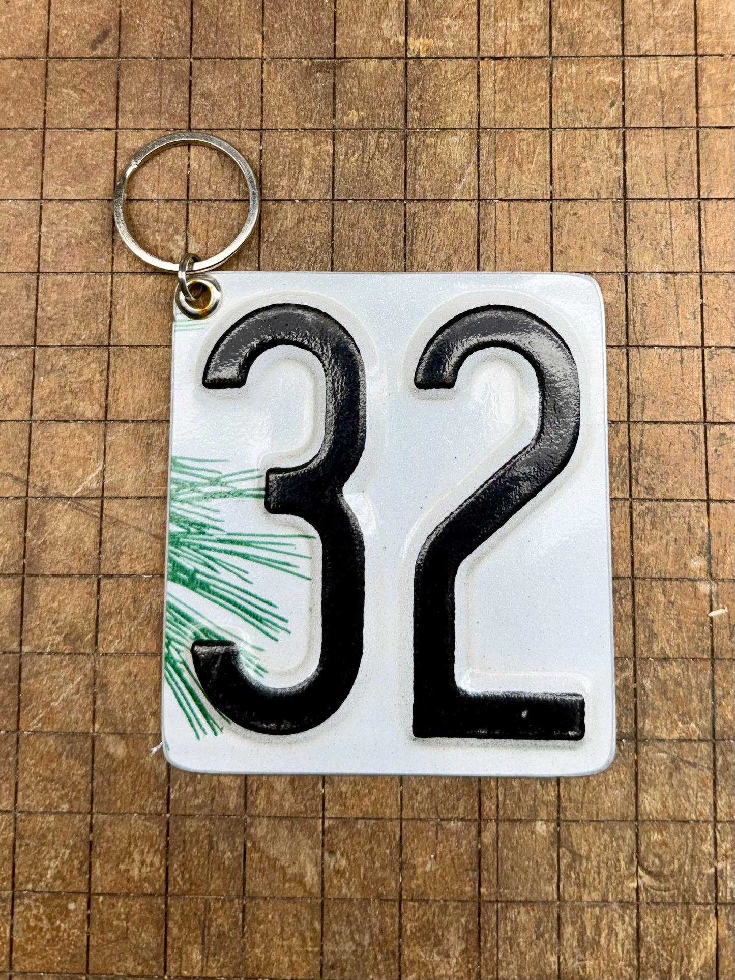 Vintage License Plate Keychain - Number 32